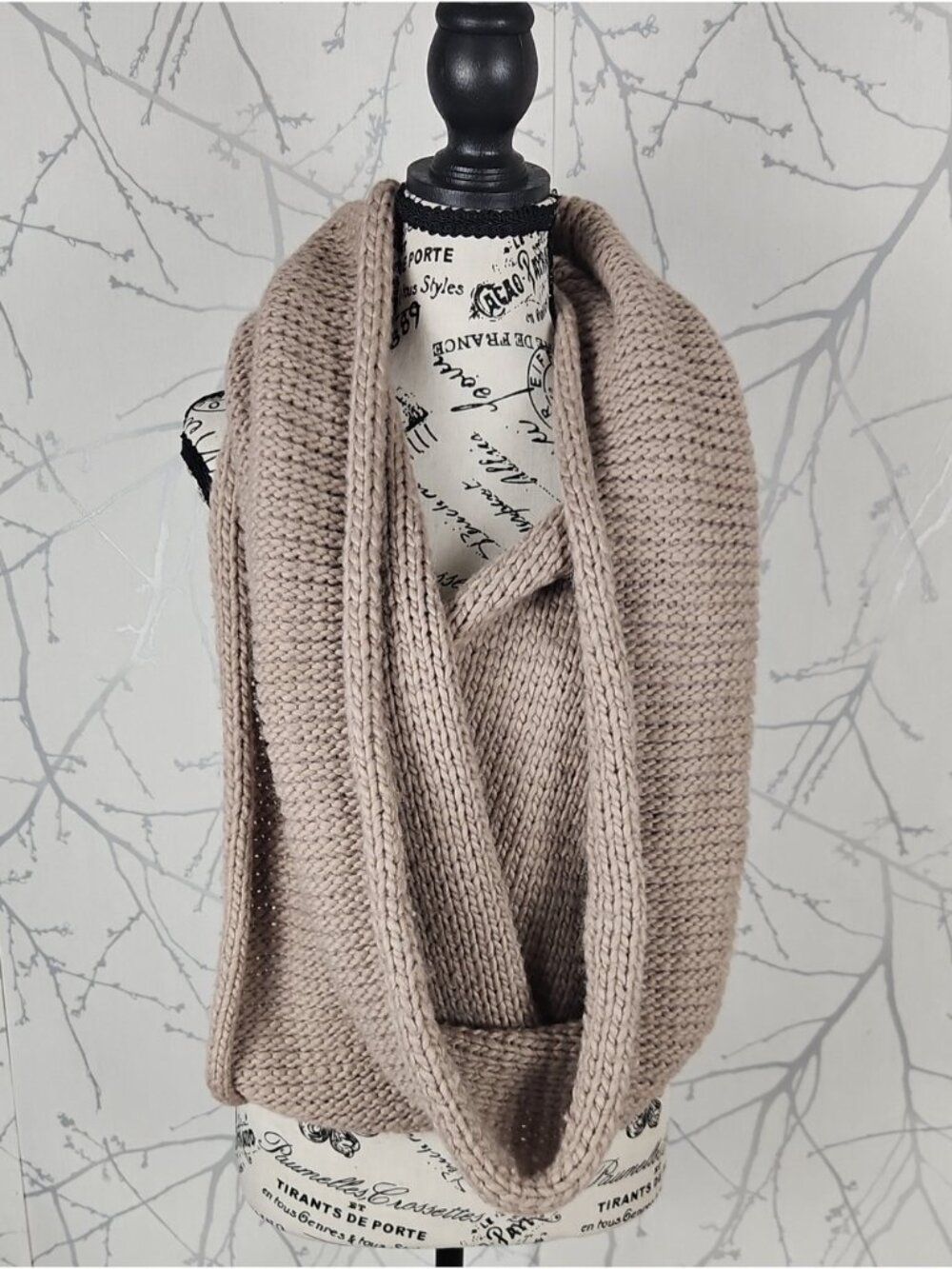 Club Monaco 48% Wool 22% Alpaca Blend Chunky Knit Infinity Scarf